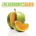 Illustration for article titled Aaron Eckhart unwinds on Nerdist, and Freakonomics is a gossip
